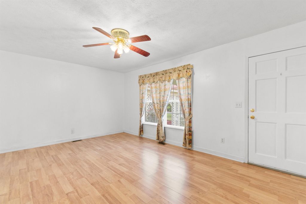 203 Elizabeth St., Tabor City, NC 28463 — photo 5