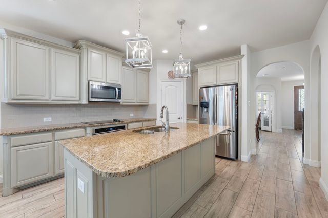 976 E Villas Court, Lewisville, TX 75067