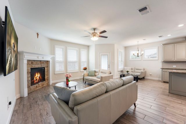 976 E Villas Court, Lewisville, TX 75067