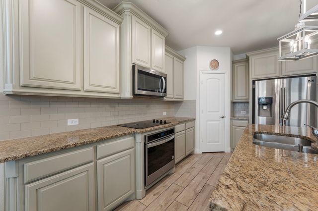 976 E Villas Court, Lewisville, TX 75067