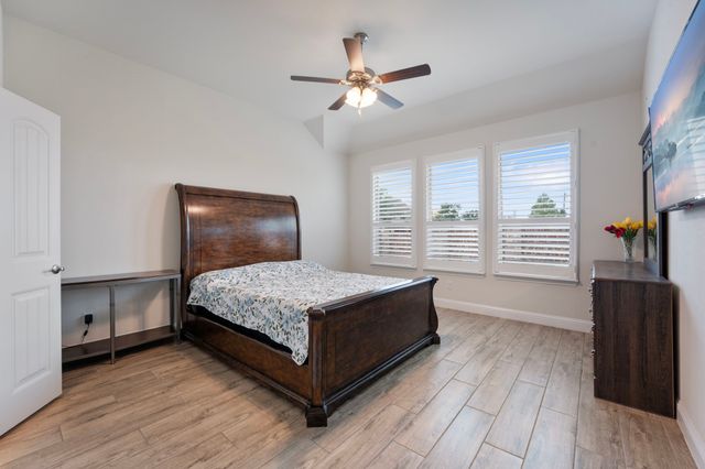 976 E Villas Court, Lewisville, TX 75067