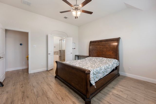 976 E Villas Court, Lewisville, TX 75067