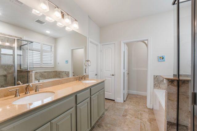 976 E Villas Court, Lewisville, TX 75067