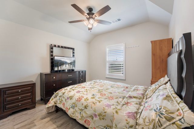 976 E Villas Court, Lewisville, TX 75067