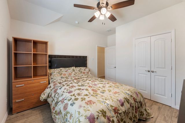 976 E Villas Court, Lewisville, TX 75067