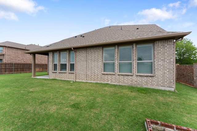 976 E Villas Court, Lewisville, TX 75067