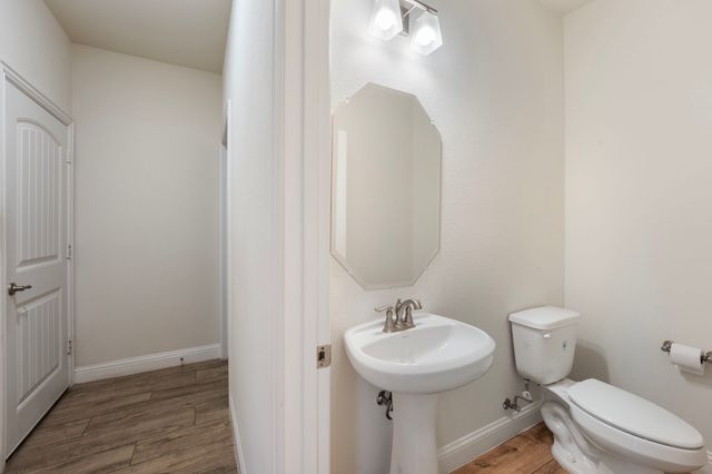 976 E Villas Court, Lewisville, TX 75067