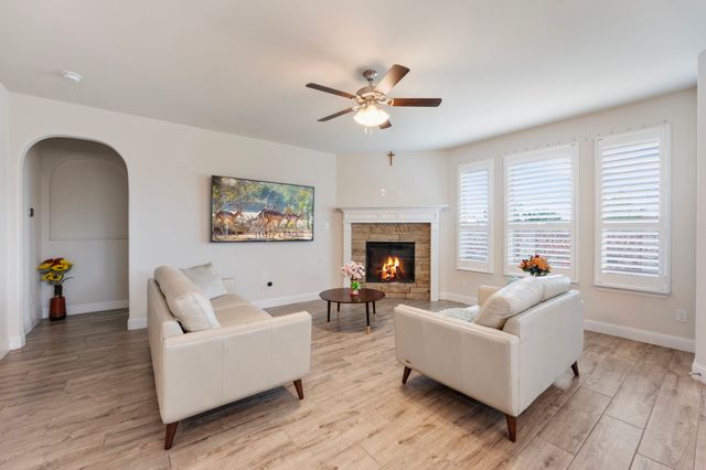 976 E Villas Court, Lewisville, TX 75067