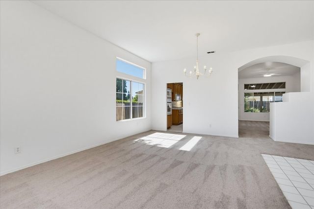 1243 Canevari Dr, Roseville, CA 95747