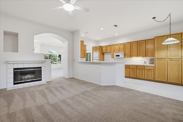 1243 Canevari Dr, Roseville, CA 95747