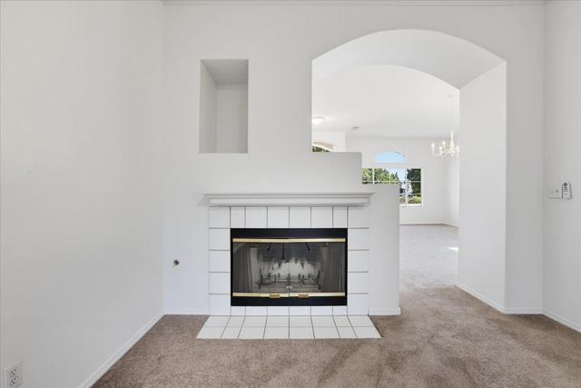 1243 Canevari Dr, Roseville, CA 95747