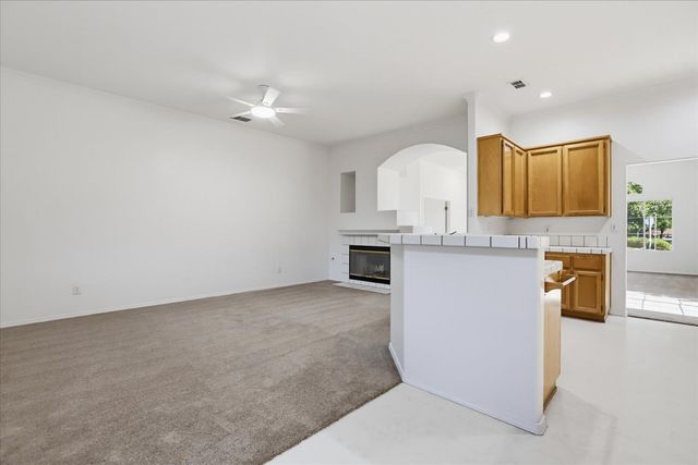 1243 Canevari Dr, Roseville, CA 95747