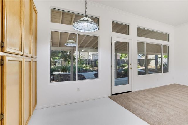 1243 Canevari Dr, Roseville, CA 95747