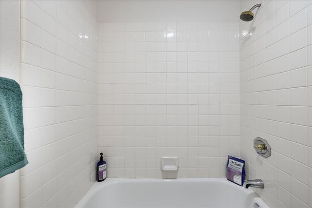 1243 Canevari Dr, Roseville, CA 95747