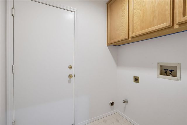 1243 Canevari Dr, Roseville, CA 95747