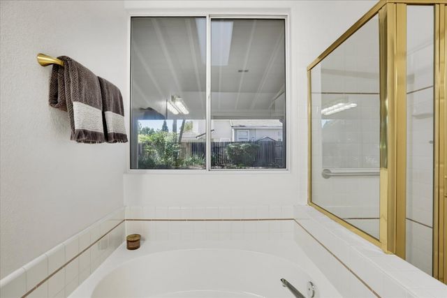 1243 Canevari Dr, Roseville, CA 95747