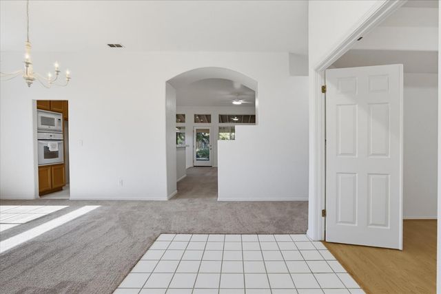 1243 Canevari Dr, Roseville, CA 95747