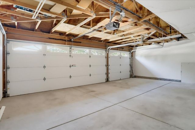 1243 Canevari Dr, Roseville, CA 95747