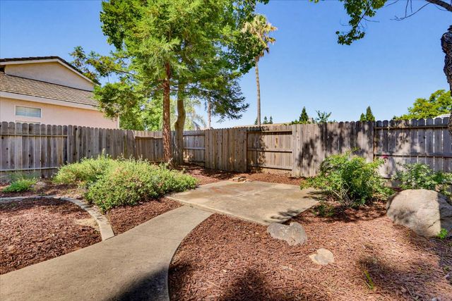 1243 Canevari Dr, Roseville, CA 95747