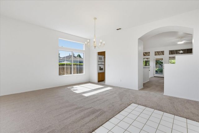 1243 Canevari Dr, Roseville, CA 95747
