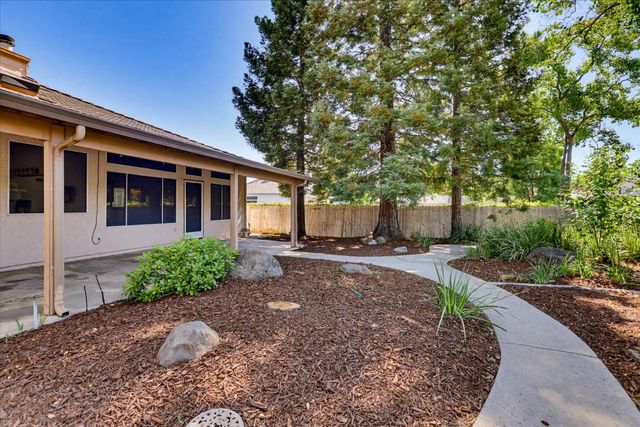 1243 Canevari Dr, Roseville, CA 95747