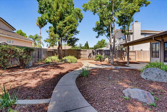 1243 Canevari Dr, Roseville, CA 95747