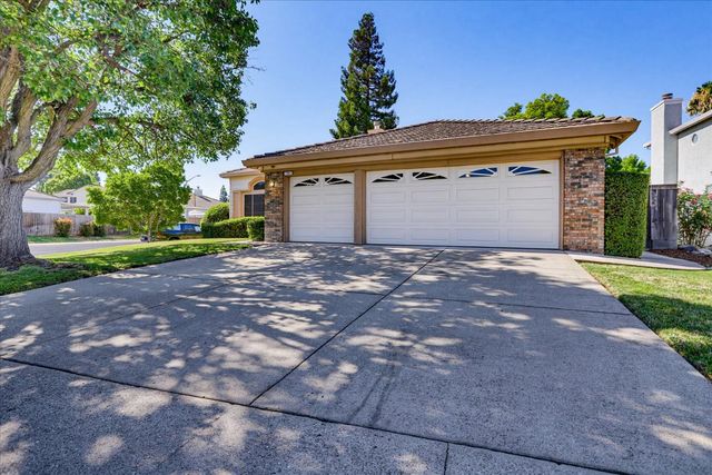 1243 Canevari Dr, Roseville, CA 95747