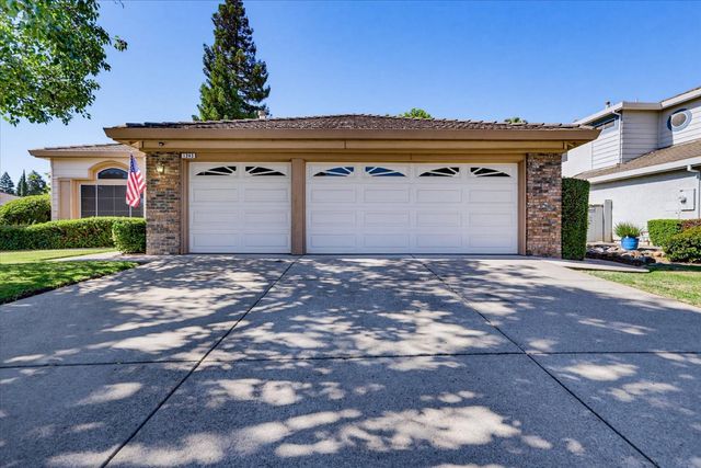 1243 Canevari Dr, Roseville, CA 95747