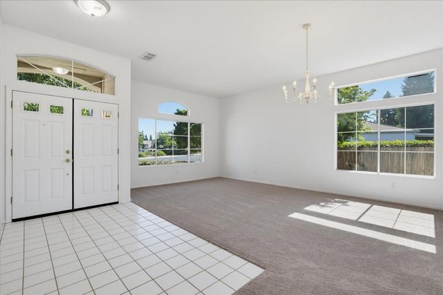 1243 Canevari Dr, Roseville, CA 95747