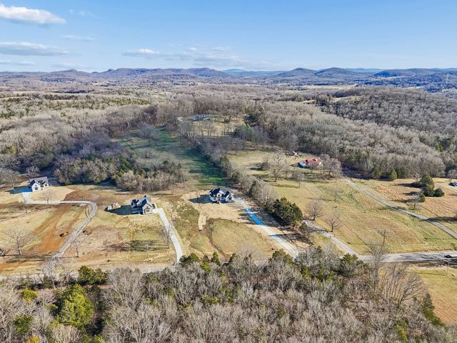 13821 Cainsville Rd, Lebanon, TN 37090