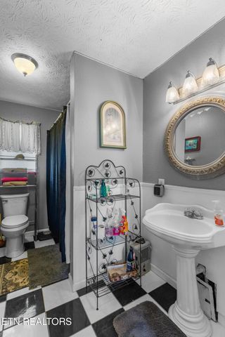 2895 Looney Rd, Parrottsville, TN 37843