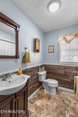 2895 Looney Rd, Parrottsville, TN 37843