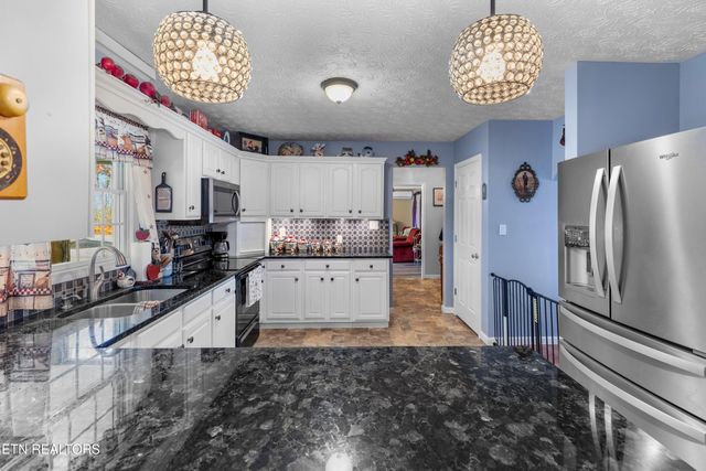 2895 Looney Rd, Parrottsville, TN 37843