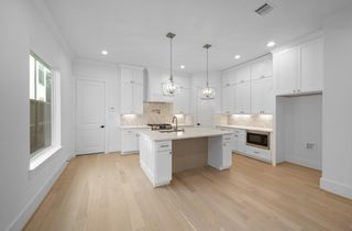2916 Virginia St, Houston, TX 77098