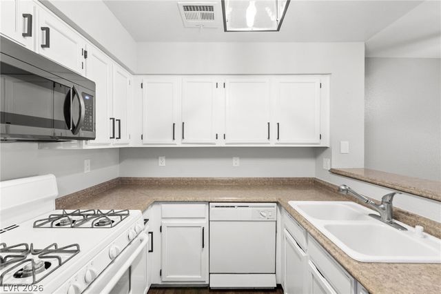 2108 Willowbury Drive C, Las Vegas, NV 89108