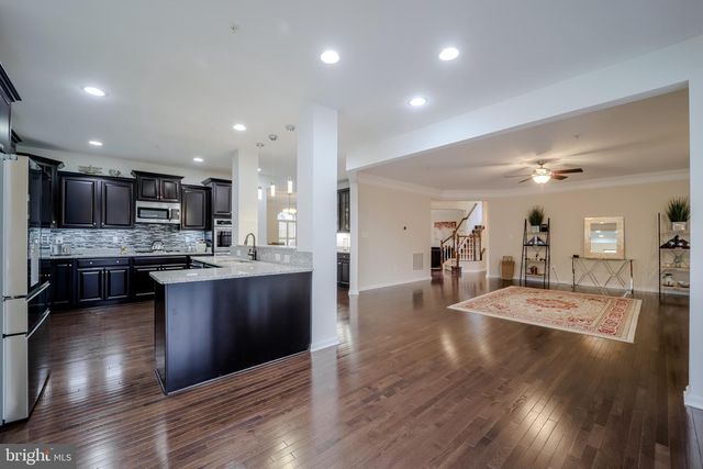 2823 TROTTER PARK LN, Lanham, MD 20706