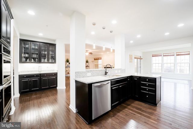 2823 TROTTER PARK LN, Lanham, MD 20706