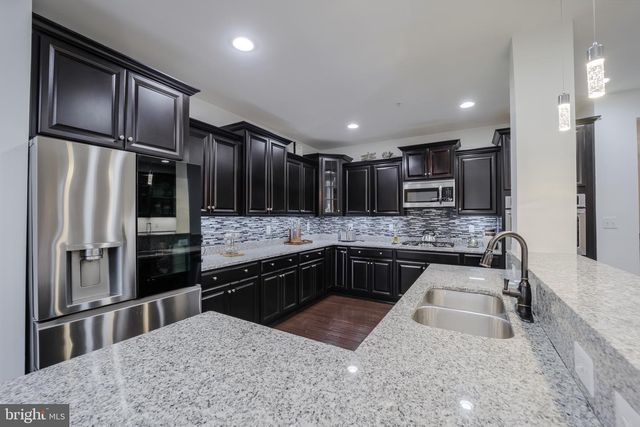 2823 TROTTER PARK LN, Lanham, MD 20706