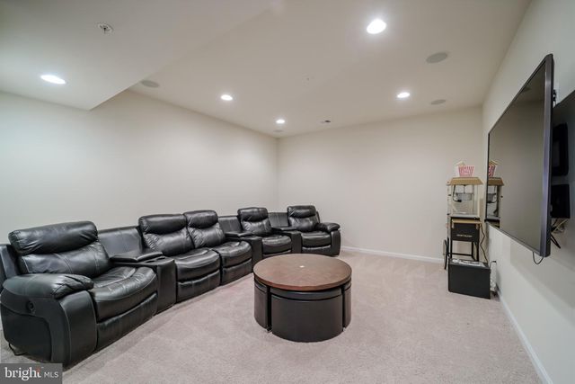 2823 TROTTER PARK LN, Lanham, MD 20706