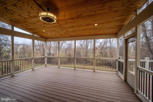 2823 TROTTER PARK LN, Lanham, MD 20706