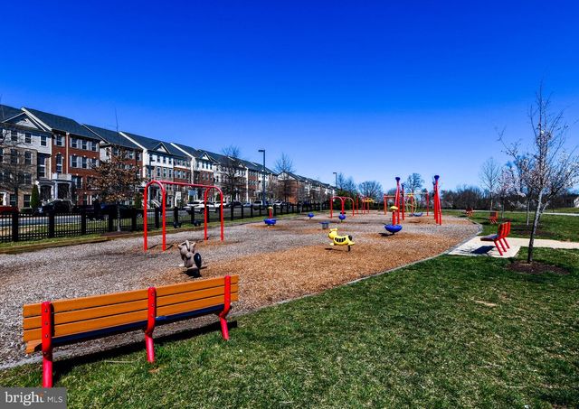 2823 TROTTER PARK LN, Lanham, MD 20706