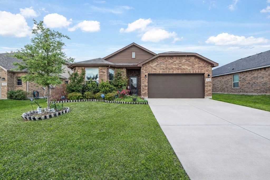 1214 Pacifica Trail, Cleburne, TX 76033