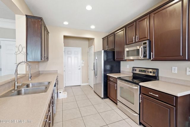 4008 LIONHEART Drive, Jacksonville, FL 32216