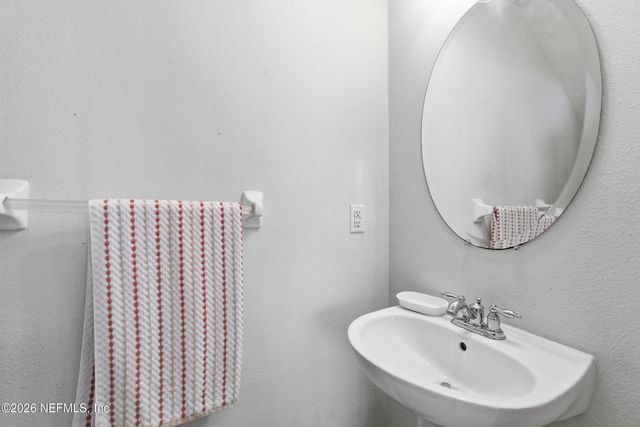 4008 LIONHEART Drive, Jacksonville, FL 32216