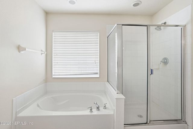 4008 LIONHEART Drive, Jacksonville, FL 32216