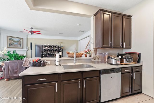 4008 LIONHEART Drive, Jacksonville, FL 32216