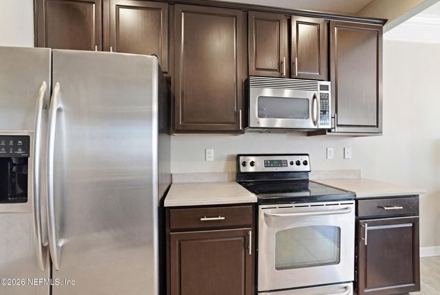 4008 LIONHEART Drive, Jacksonville, FL 32216