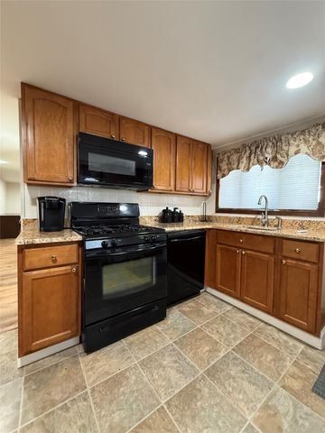 14 Violet Road, Kings Park, NY 11754