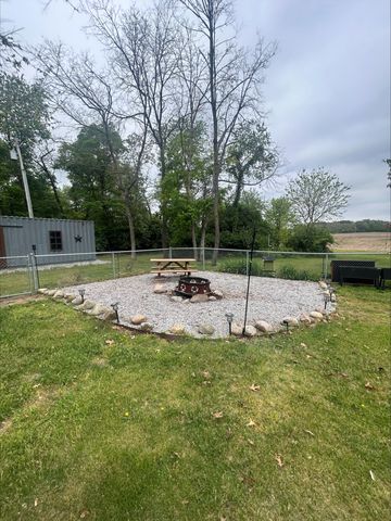 9754 N Charter Road, Demotte, IN 46310