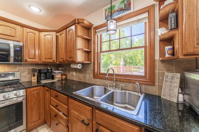 9754 N Charter Road, Demotte, IN 46310